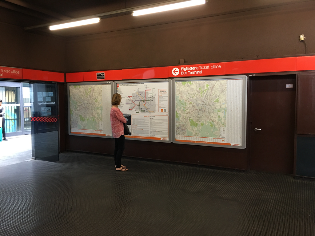 Lampugnano bus station - infopanels